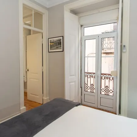 Monicas Apartment *