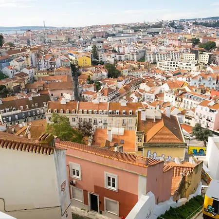 Monicas Apartment Lisbon