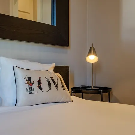 Monicas Apartment Lisbon